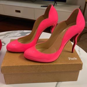 Christian Louboutin Wavy Dolly 100 Pump *RARE*